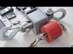 サンプルルームにクレーン・スケールを吊るす